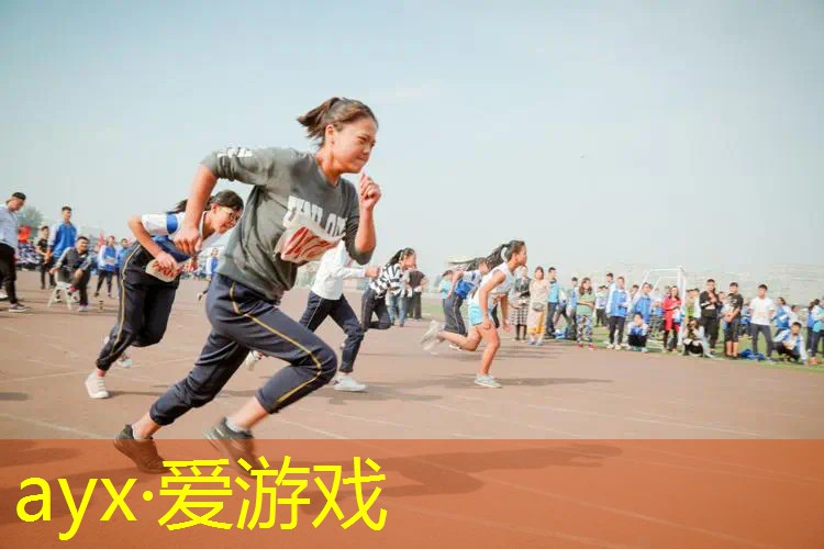 如何悬空挂篮球网球拍